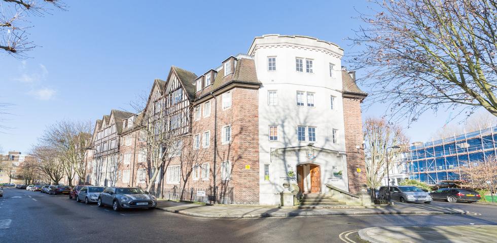 			HEATING and HOT WATER INCLUDED, 2 Bedroom, 1 bath, 1 reception Flat			 Mortimer Crescent, MAIDA VALE / KILBURN PARK